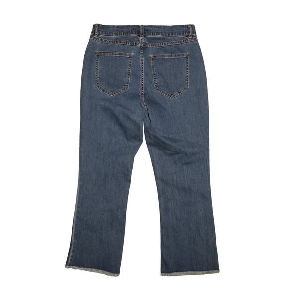 LISA RINNA COLLECTION NEW $74 Frayed Hem Crop Flared Jean Medium‎ Wash Size 2 - Picture 2 of 3